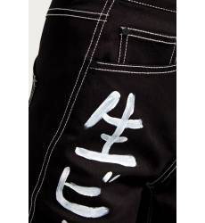 Черные джинсы с иероглифами Черные джинсы с иероглифами
